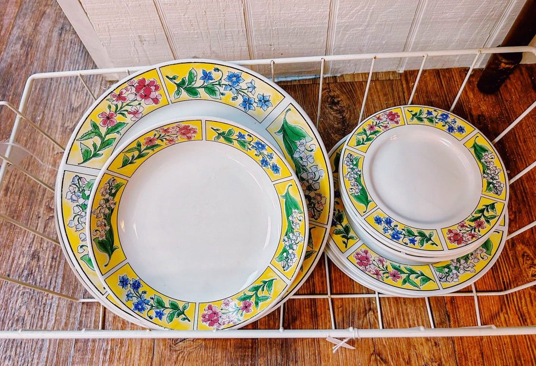 Sakura "Spring Vally" Plate Set
